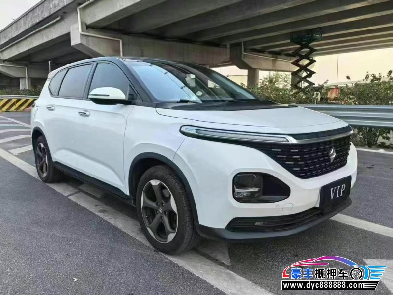 20年宝骏宝骏RM5轿车抵押车出售