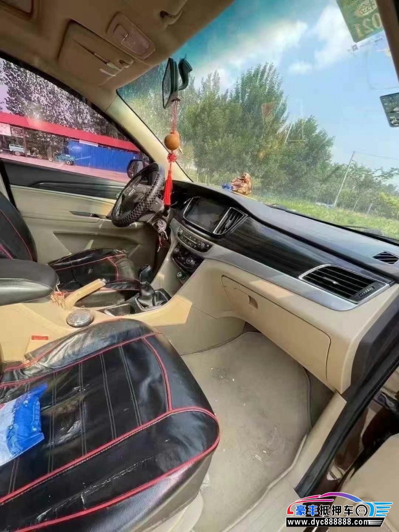 17年宝骏730轿车抵押车出售