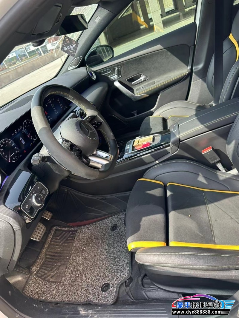 24年奔驰A级AMG轿车抵押车出售