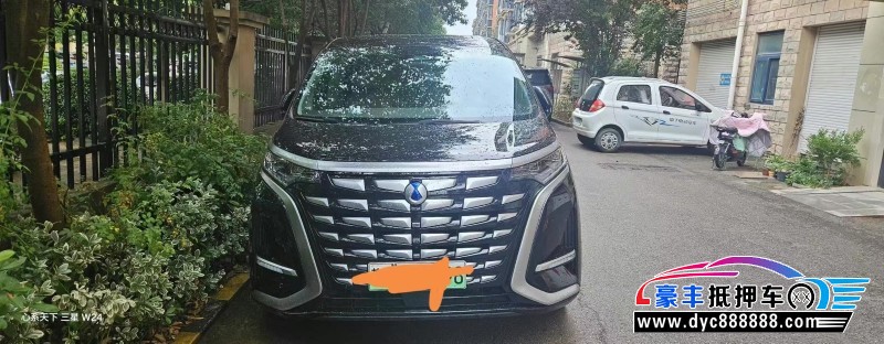 23年腾势D9MPV抵押车出售