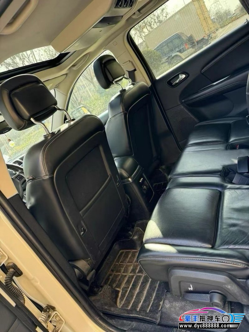 14年道奇酷威轿车抵押车出售