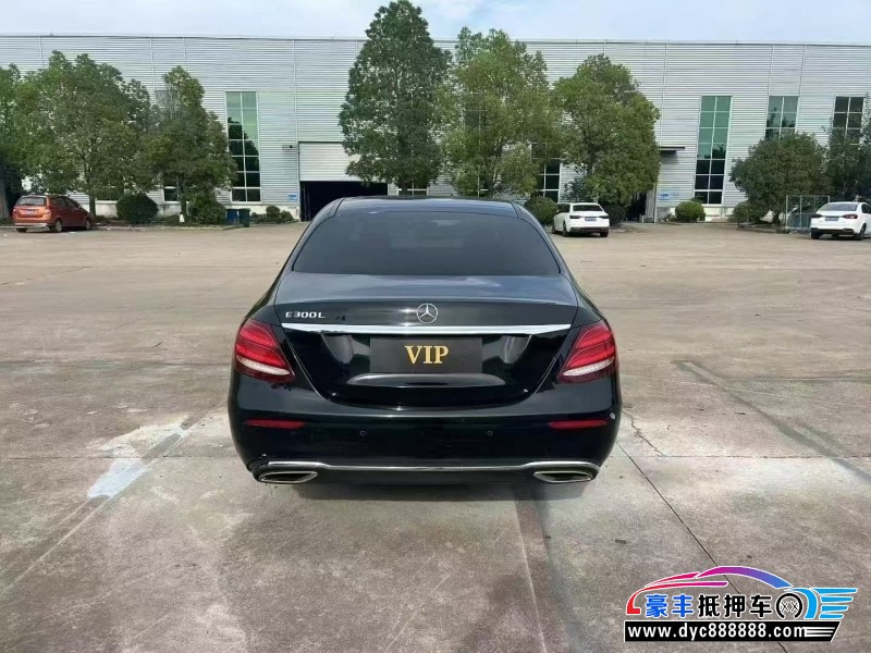 18年奔驰E轿车抵押车出售