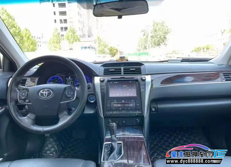 17年丰田凯美瑞轿车抵押车出售