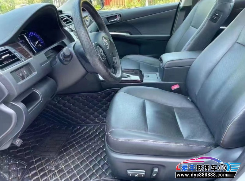 17年丰田凯美瑞轿车抵押车出售