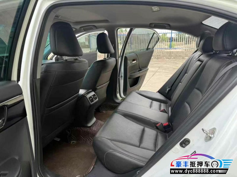 17年本田雅阁轿车抵押车出售