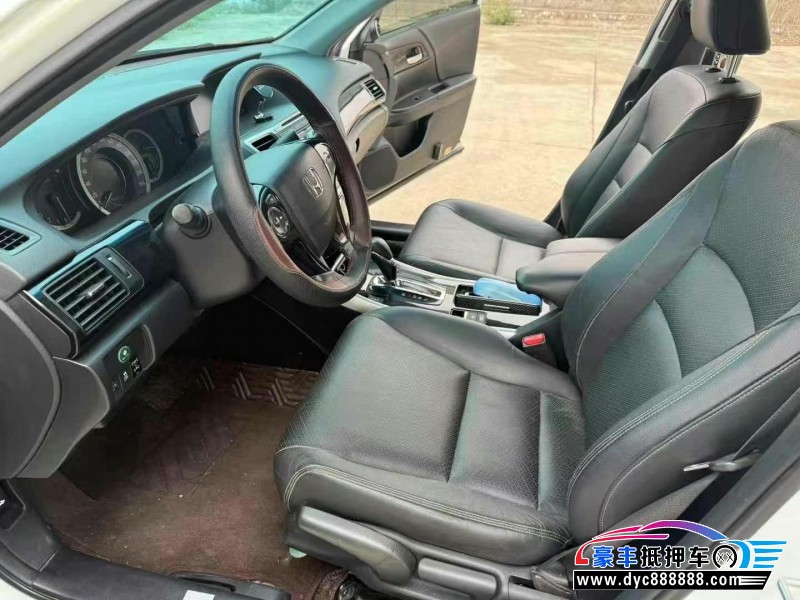 17年本田雅阁轿车抵押车出售