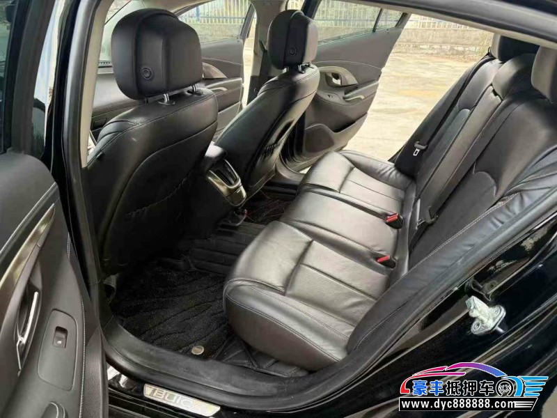 14年别克君越轿车抵押车出售