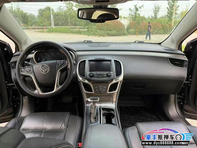 14年别克君越轿车抵押车出售