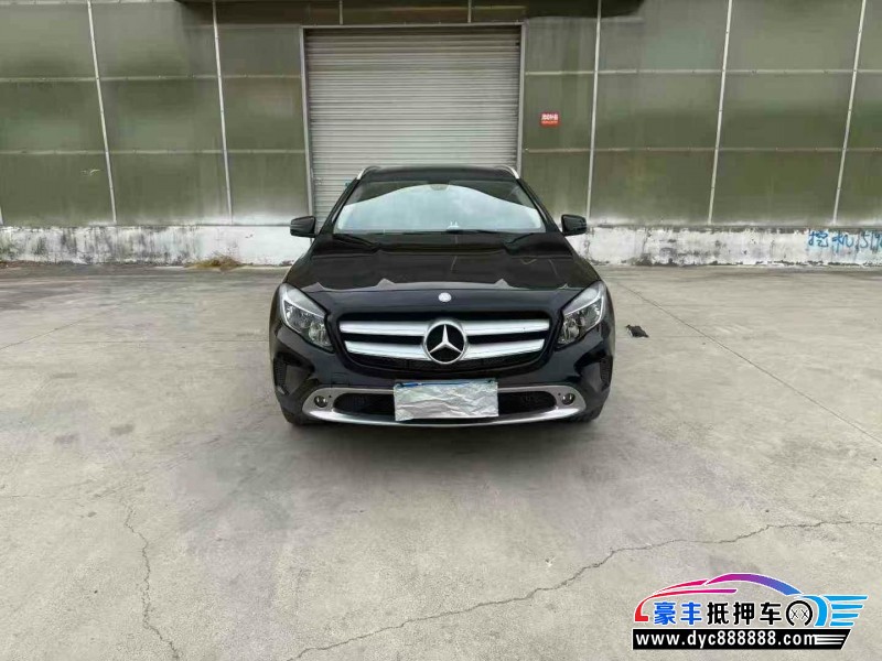 15年奔驰GLA轿车抵押车出售