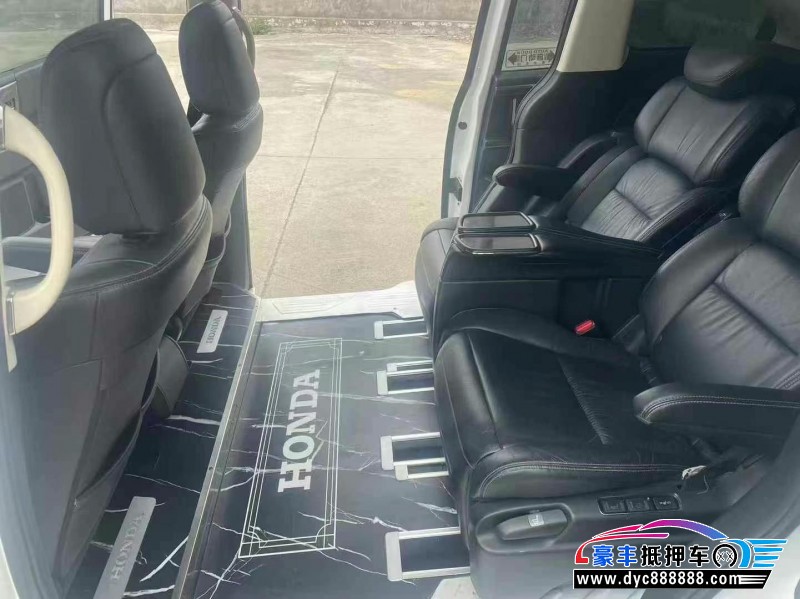 16年本田艾力绅轿车抵押车出售