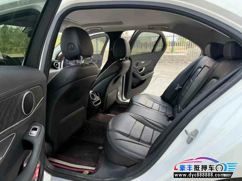 19年奔驰C轿车抵押车出售