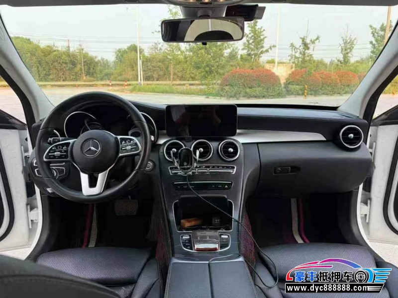 19年奔驰C轿车抵押车出售