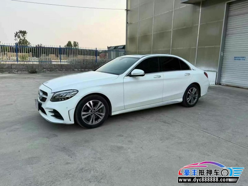 19年奔驰C轿车抵押车出售