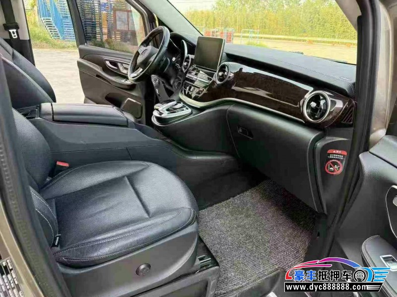 18年奔驰V轿车抵押车出售