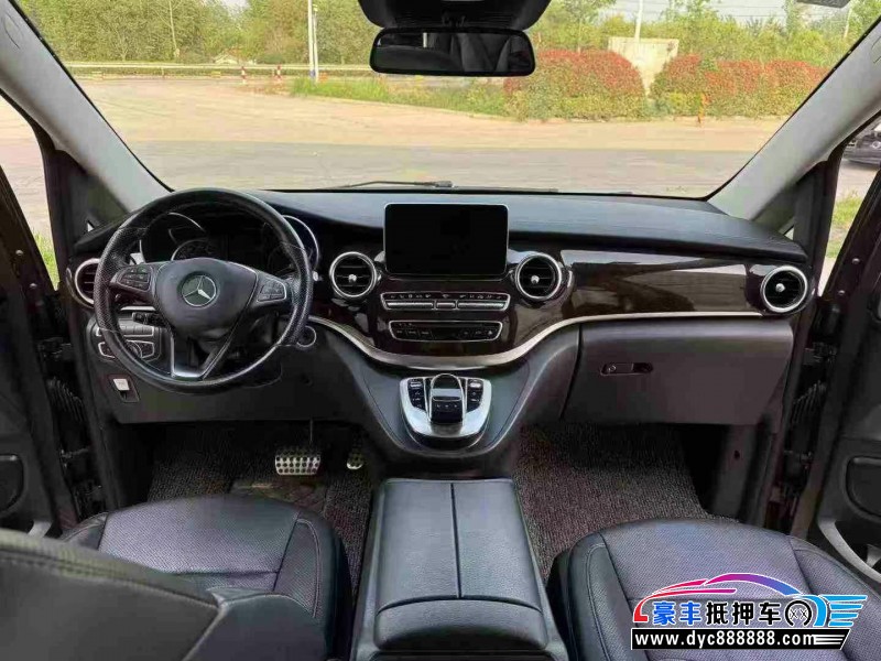 18年奔驰V轿车抵押车出售