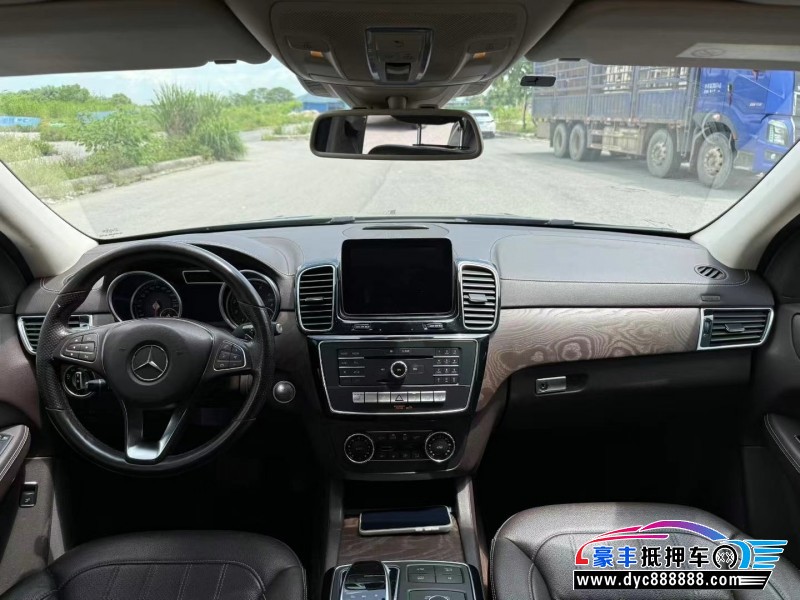 17年奔驰GLE轿车抵押车出售