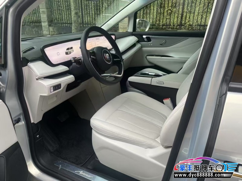 24年别克GL8轿车抵押车出售