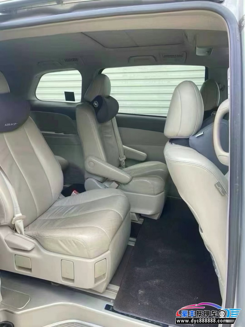 07年丰田普瑞维亚轿车抵押车出售