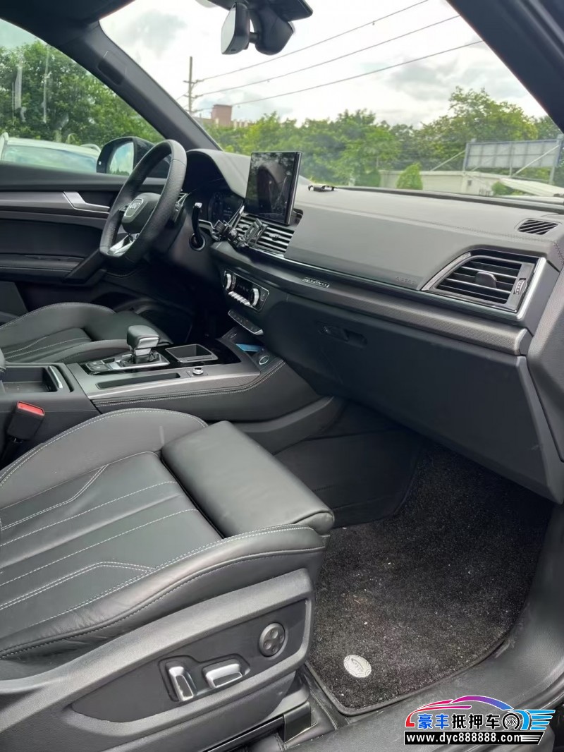 23年奥迪Q5轿车抵押车出售