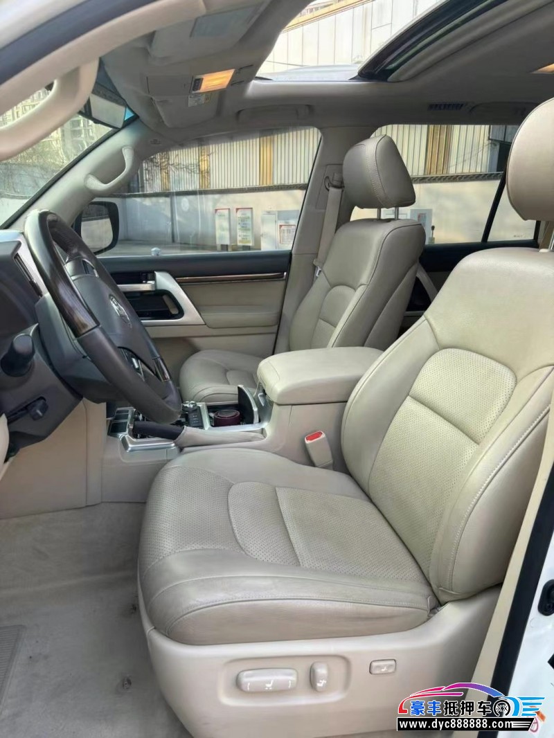 19年丰田兰德酷路泽（陆巡）轿车抵押车出售