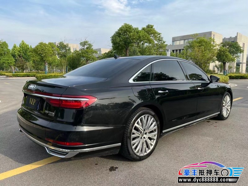20年奥迪A8L轿车抵押车出售
