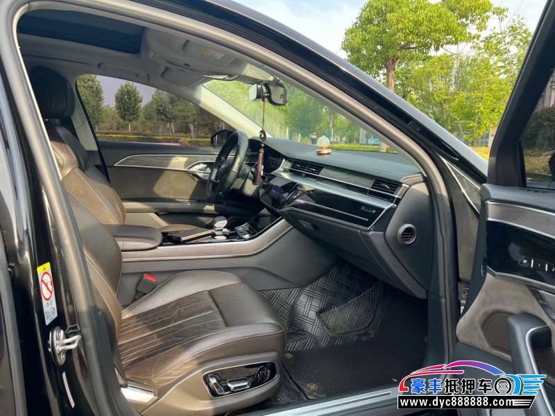 20年奥迪A8L轿车抵押车出售