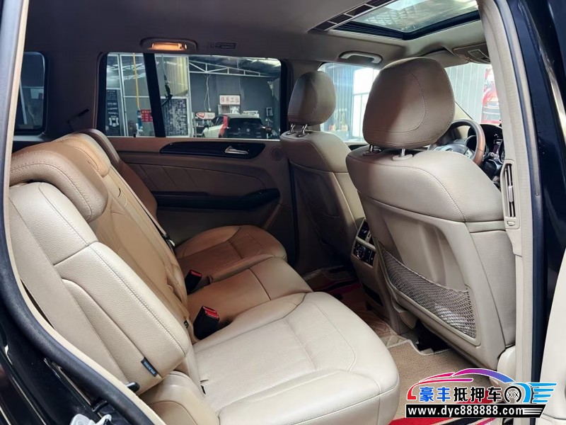 15年奔驰GL轿车抵押车出售