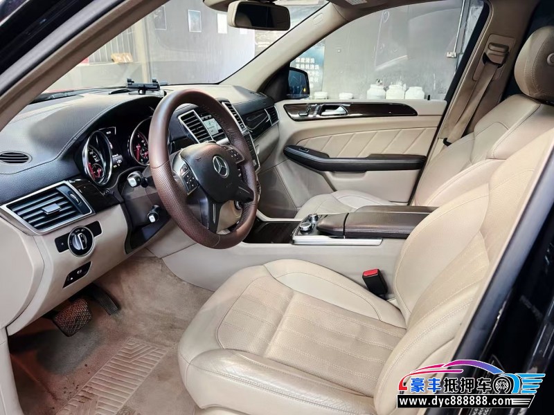 15年奔驰GL轿车抵押车出售