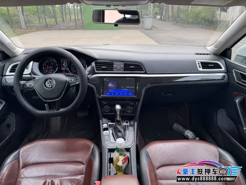 16年大众凌渡轿车抵押车出售