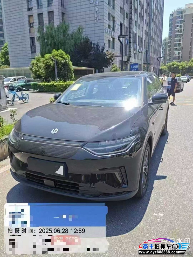 25年零跑C11轿车抵押车出售