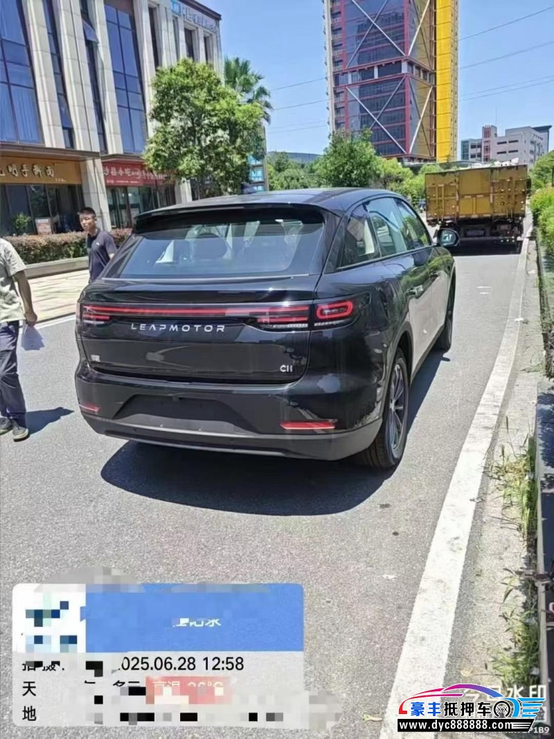 25年零跑C11轿车抵押车出售