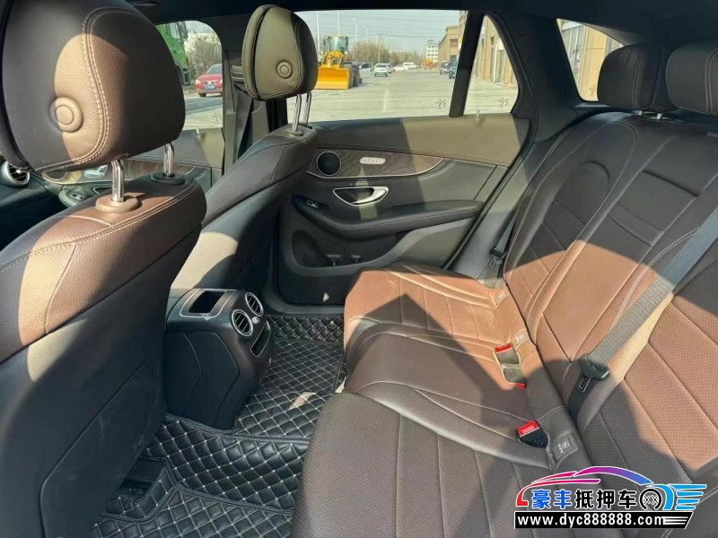 19年奔驰GLC轿车抵押车出售