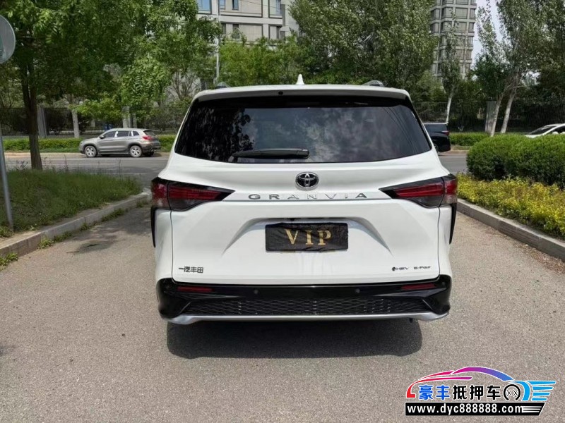 25年丰田格瑞维亚轿车抵押车出售