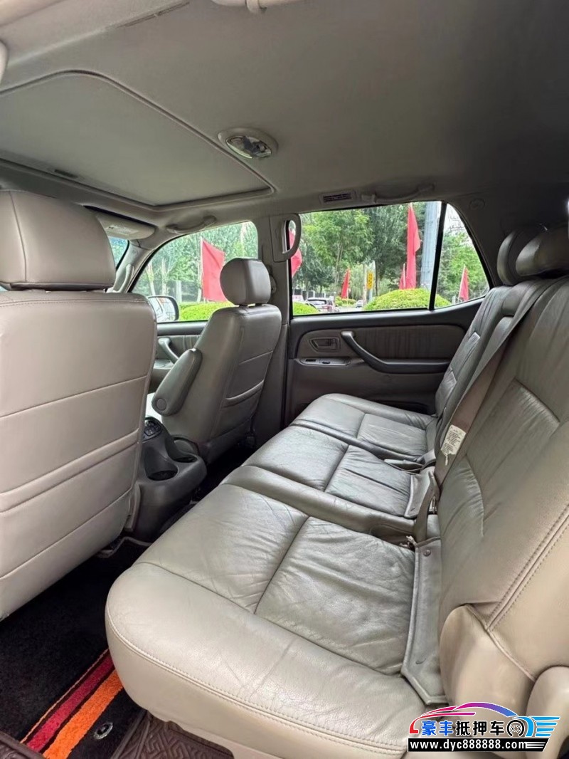 06年丰田红杉轿车抵押车出售