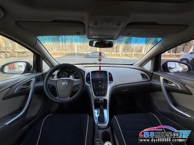 13年别克英朗轿车抵押车出售