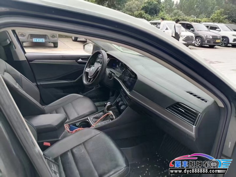 20年大众速腾轿车抵押车出售