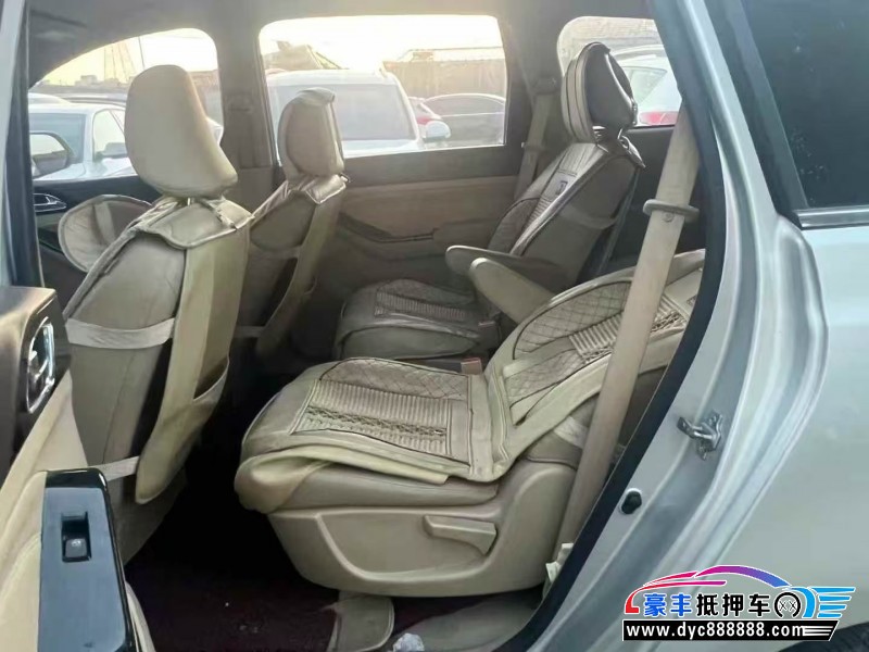 15年宝骏730轿车抵押车出售