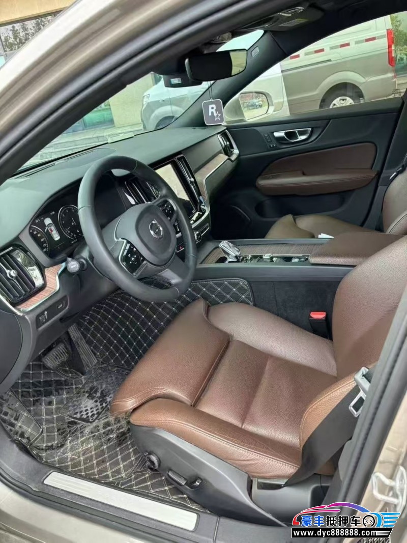 22年沃尔沃S60轿车抵押车出售