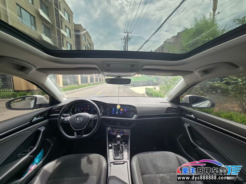 21年大众速腾轿车抵押车出售