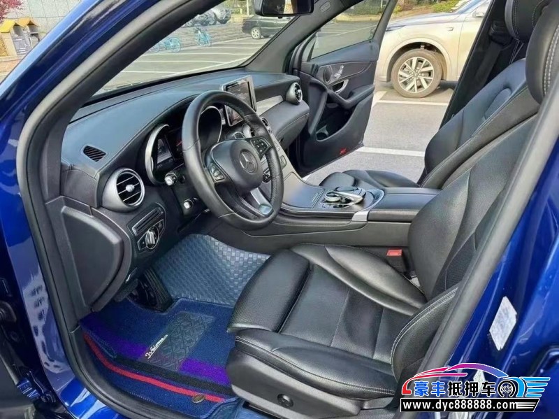 17年奔驰GLC轿车抵押车出售