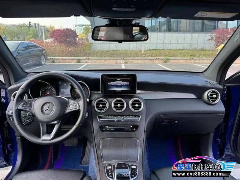 17年奔驰GLC轿车抵押车出售