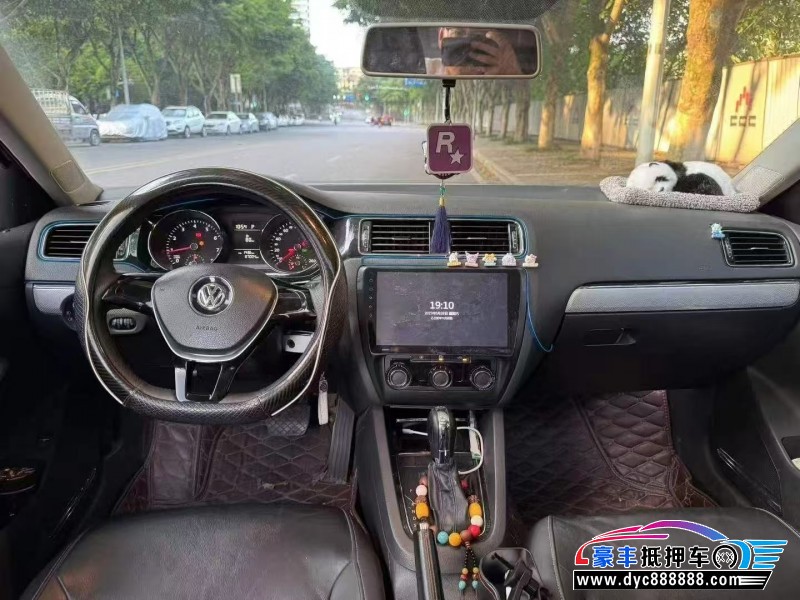 16年大众速腾轿车抵押车出售