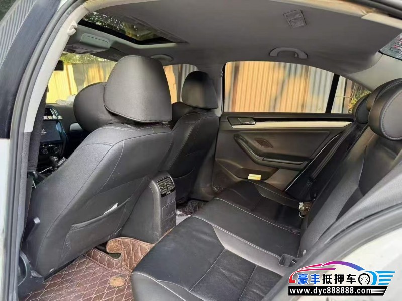 16年大众速腾轿车抵押车出售