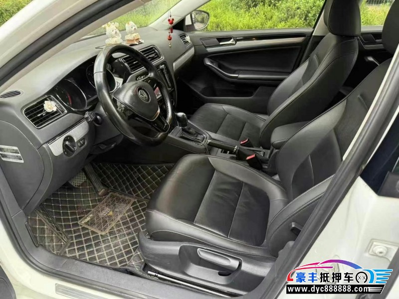 16年大众速腾轿车抵押车出售