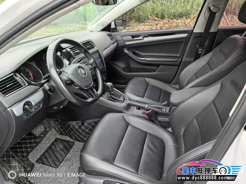 18年大众速腾轿车抵押车出售