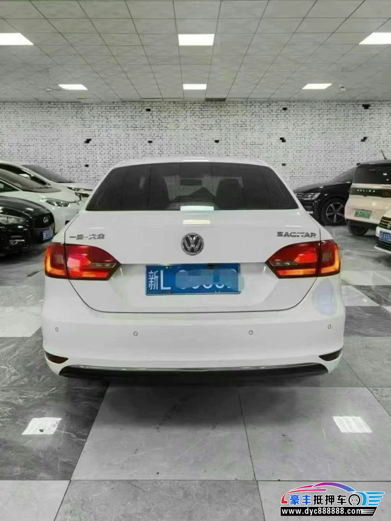 13年大众速腾轿车抵押车出售