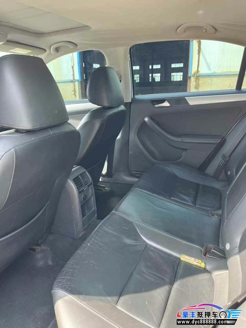 15年大众速腾轿车抵押车出售