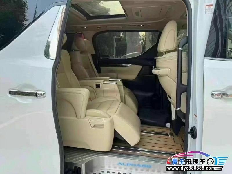 20年丰田埃尔法轿车抵押车出售