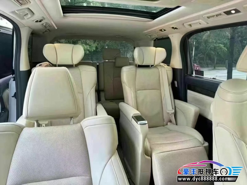 20年丰田埃尔法轿车抵押车出售