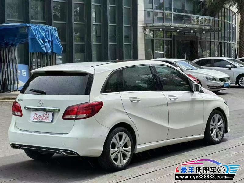 17年奔驰B轿车抵押车出售